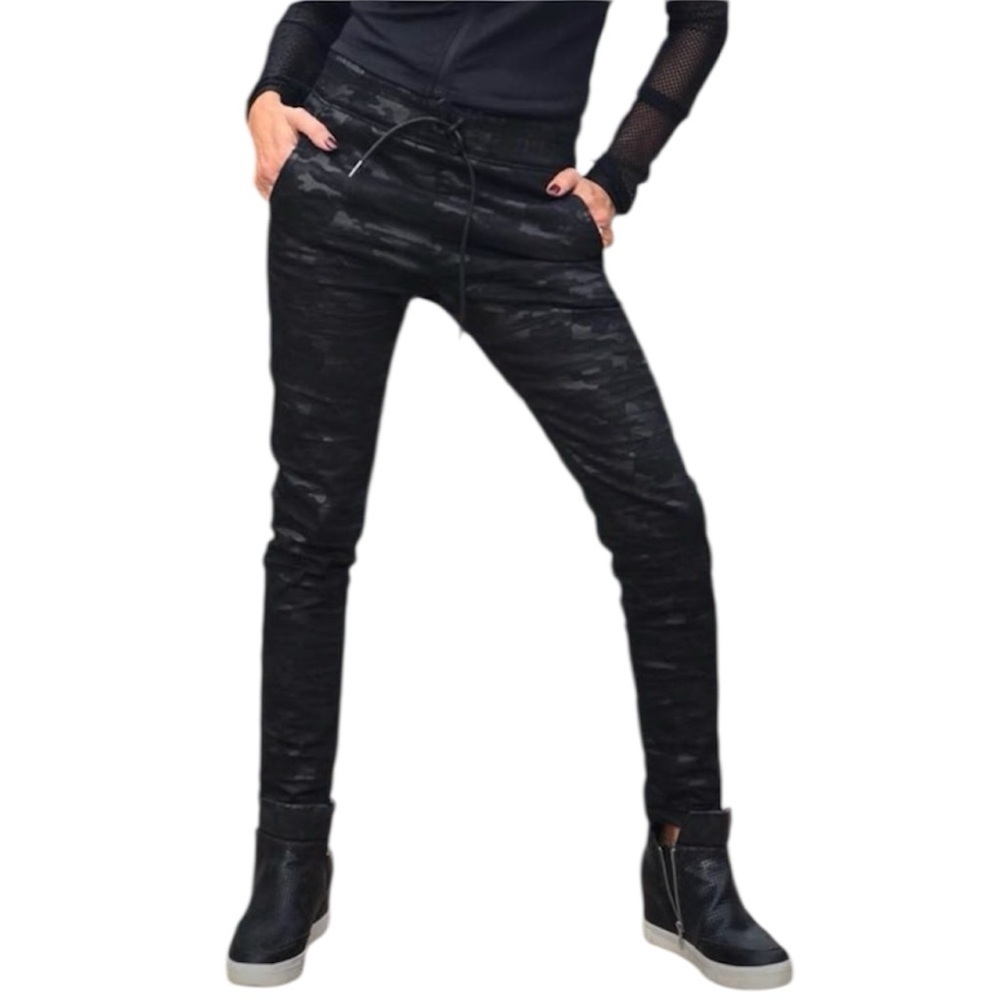 🔥 🆕 FLOG Shely Black Camo Joggers NWOT $198 size 25